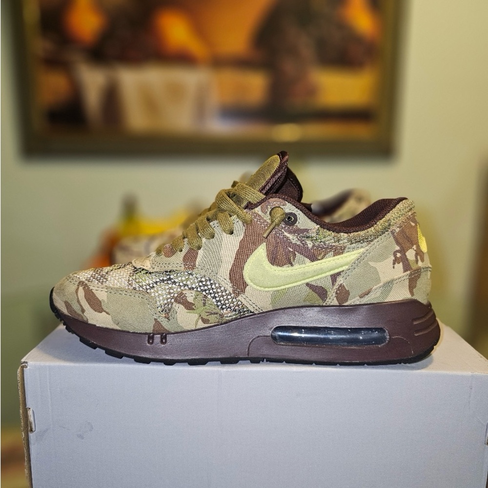 NIKE AIR MAX 1 86 OG just like new with original box army very rare